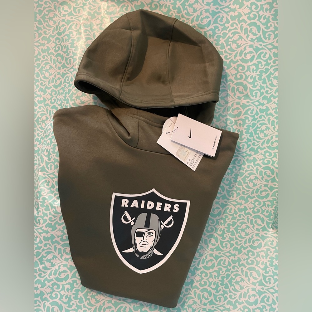 Nike therma fit youth Las Vegas raiders salute to service Performance Pullover